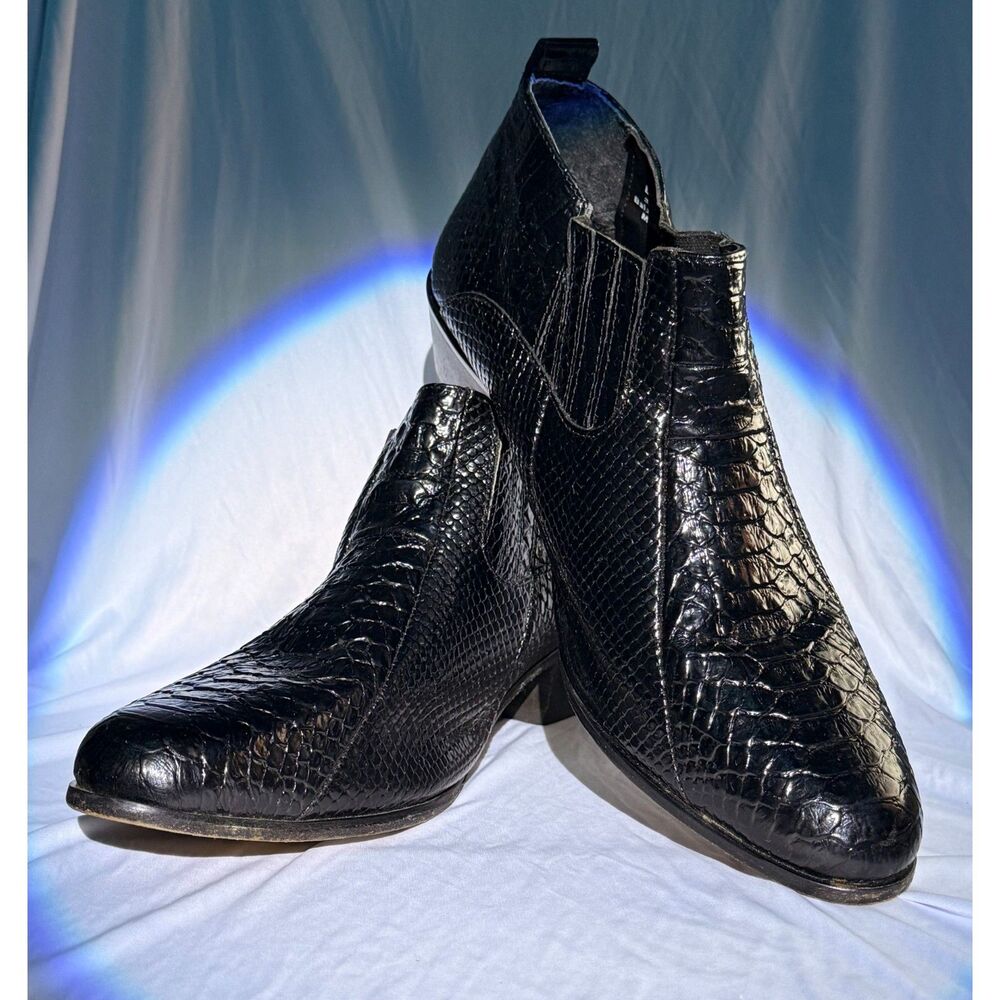 Stacy Adams Black Croc-Embossed Chelsea Boots with Pointed Toe